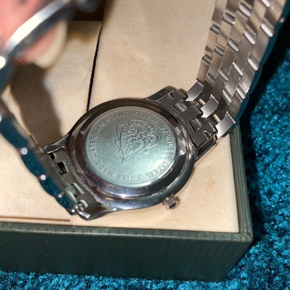 Gucci Watch Unisex Authentic - Picture 7 of 13